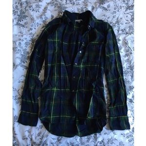 Uniqlo cotton navy plaid button down shirt